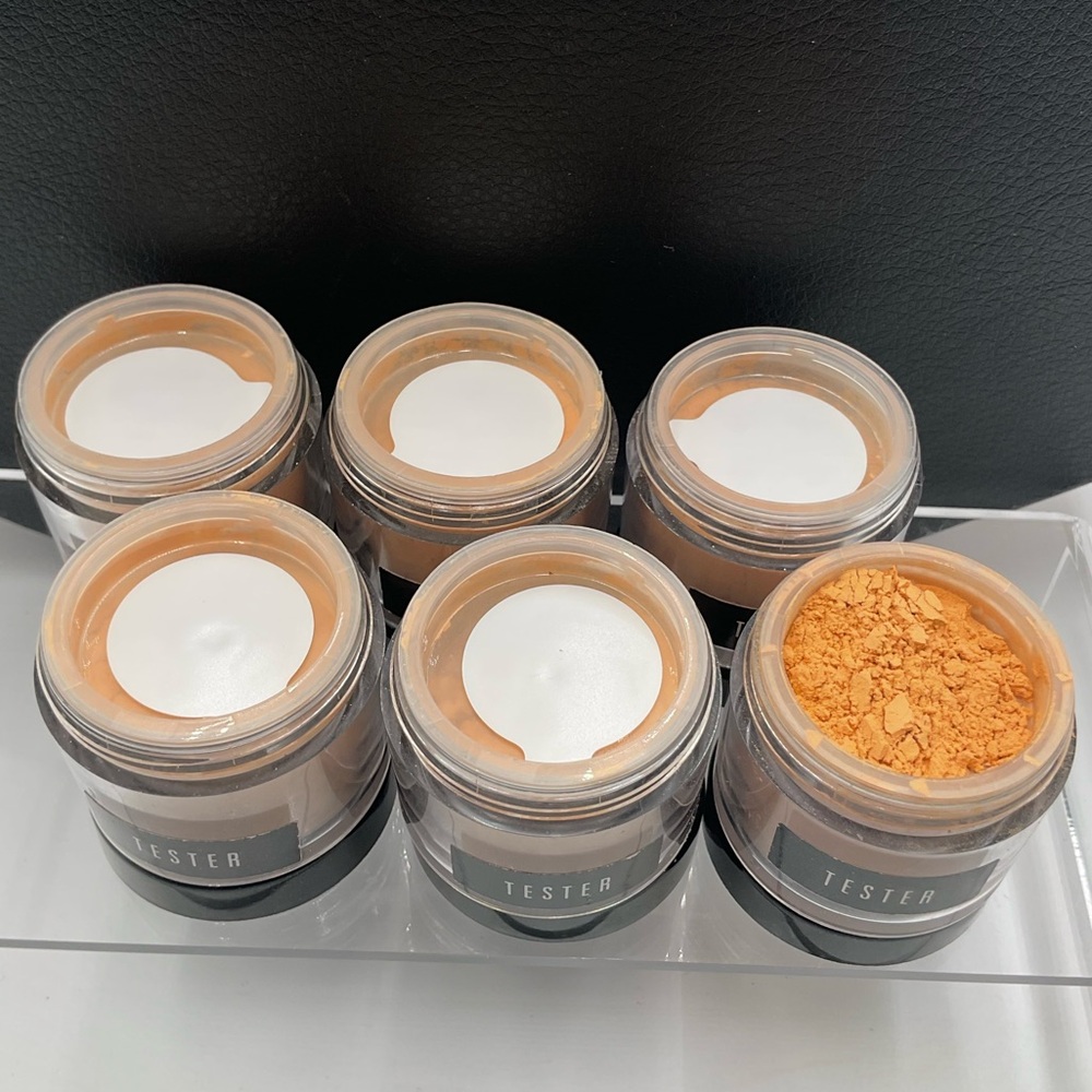 Bobbi Brown Face Powder in 3 Golden Orange - BNWOB, Discontinued & Rare x 6 - Picture 2 of 9